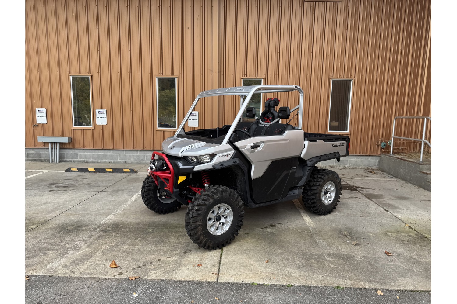 2025 Can-Am Defender X MR HD10 with half doors Side x Side