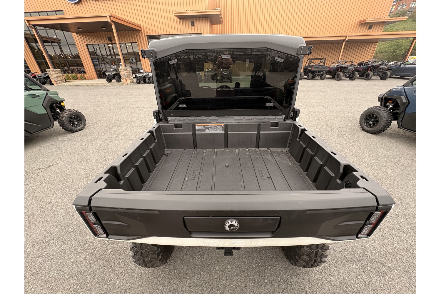 2026 Can-Am Defender MAX Limited HD11 Side x Side