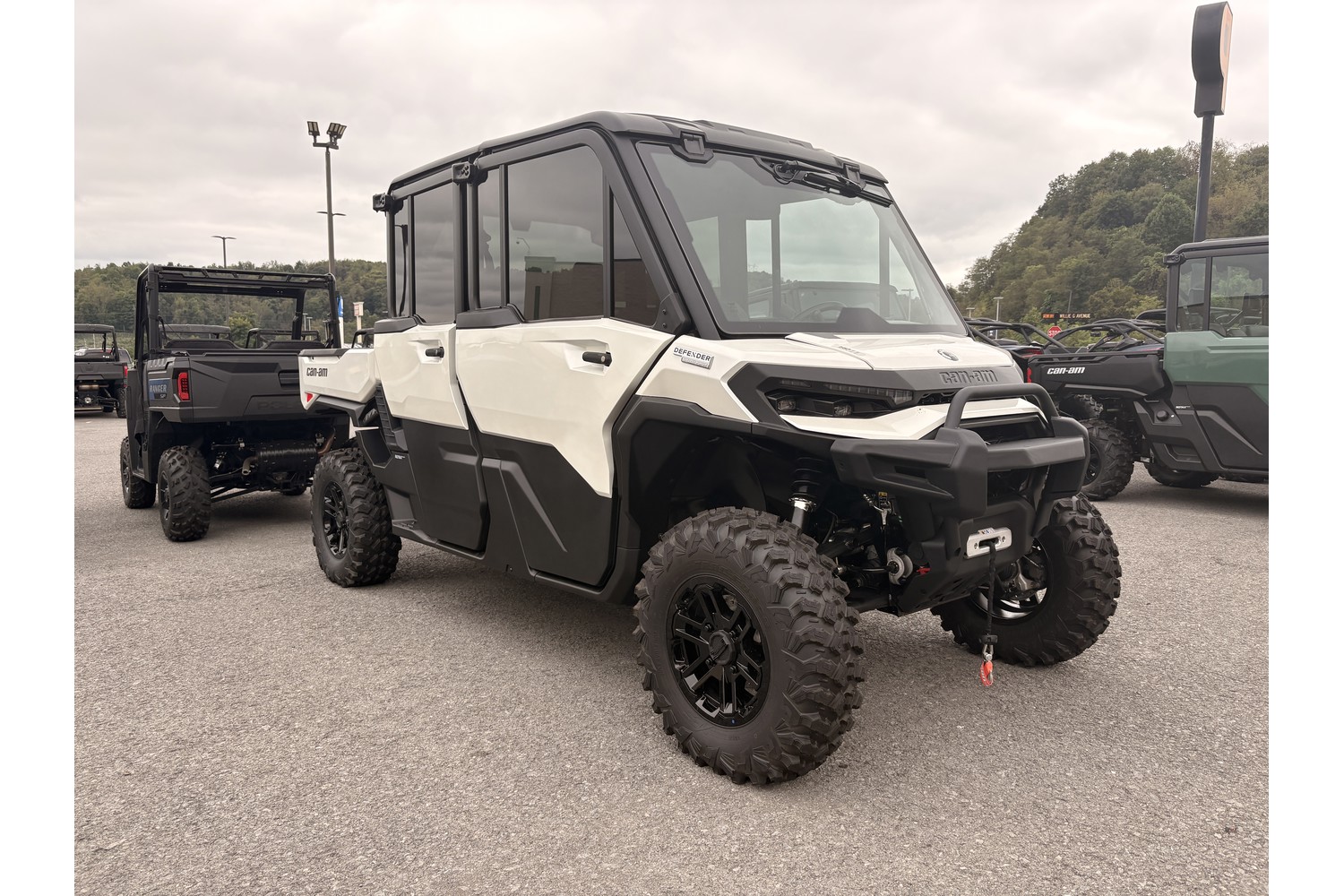 2026 Can-Am Defender MAX Limited HD11 Side x Side