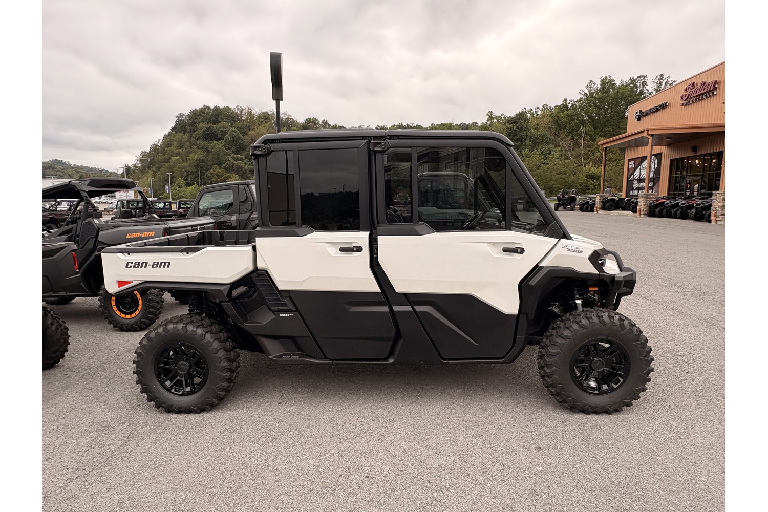 2026 Can-Am Defender MAX Limited HD11 Side x Side