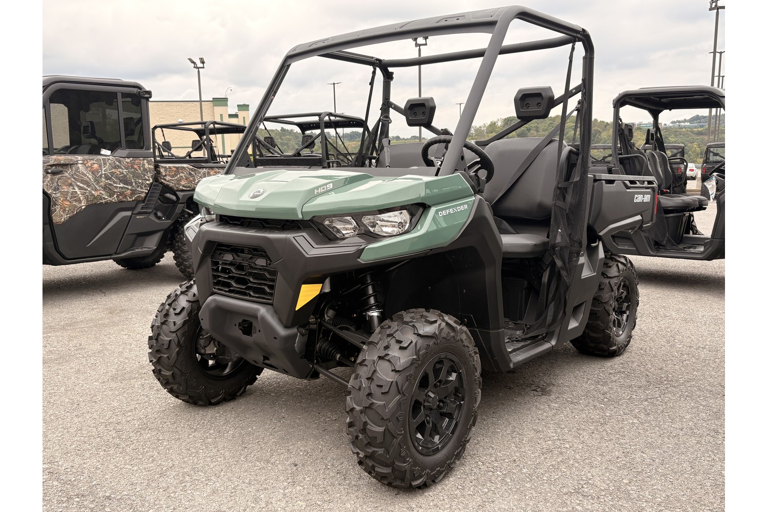 2026 Can-Am Defender DPS HD9 Side x Side