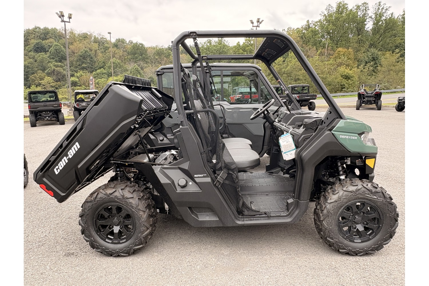 2026 Can-Am Defender DPS HD9 Side x Side