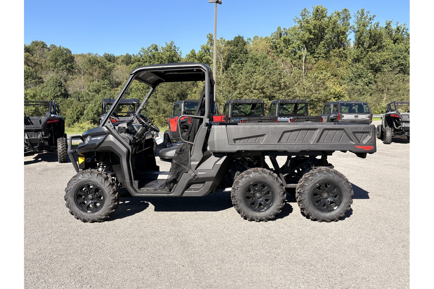 2026 Can-Am Defender 6x6 XT HD10 Side x Side