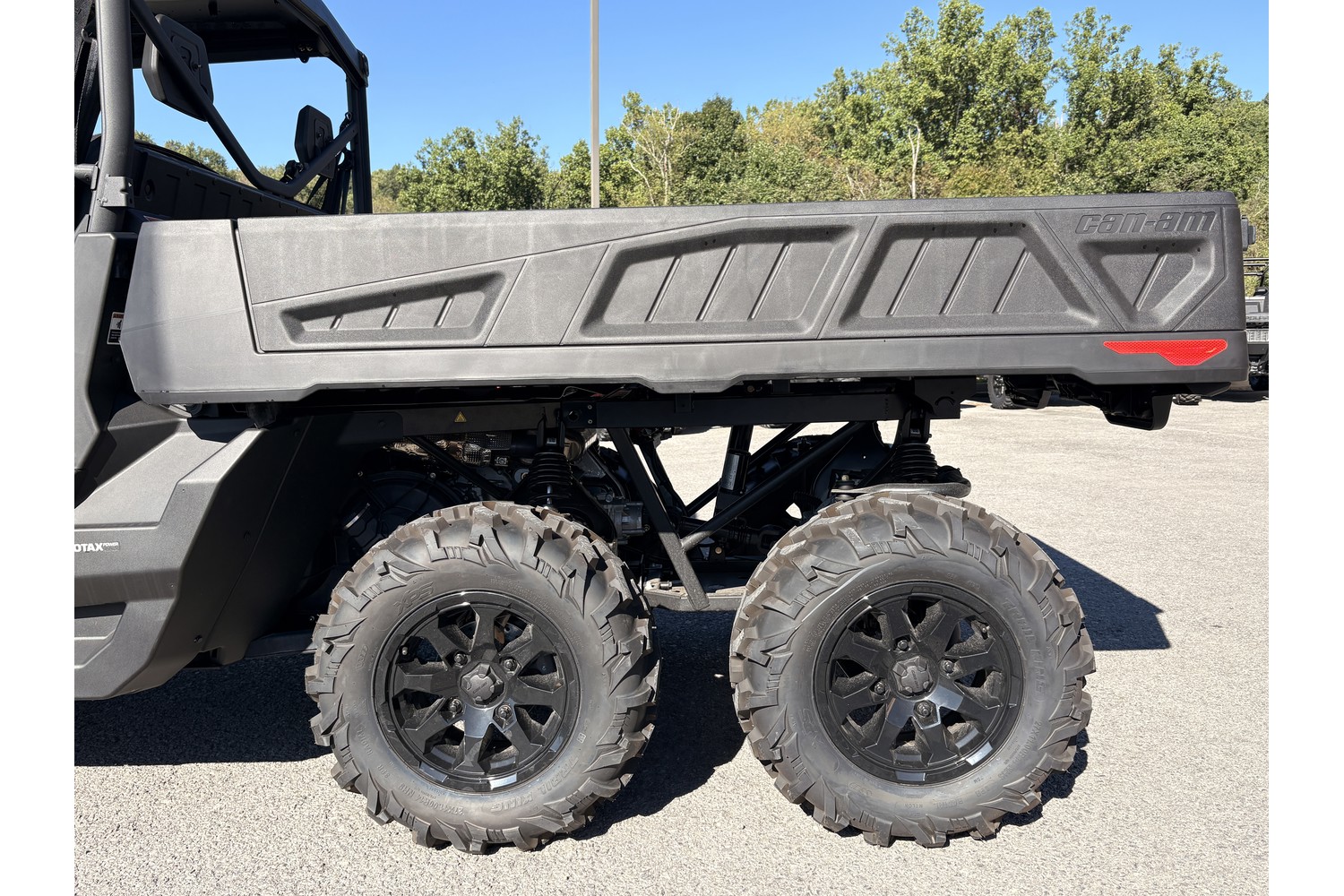 2026 Can-Am Defender 6x6 XT HD10 Side x Side