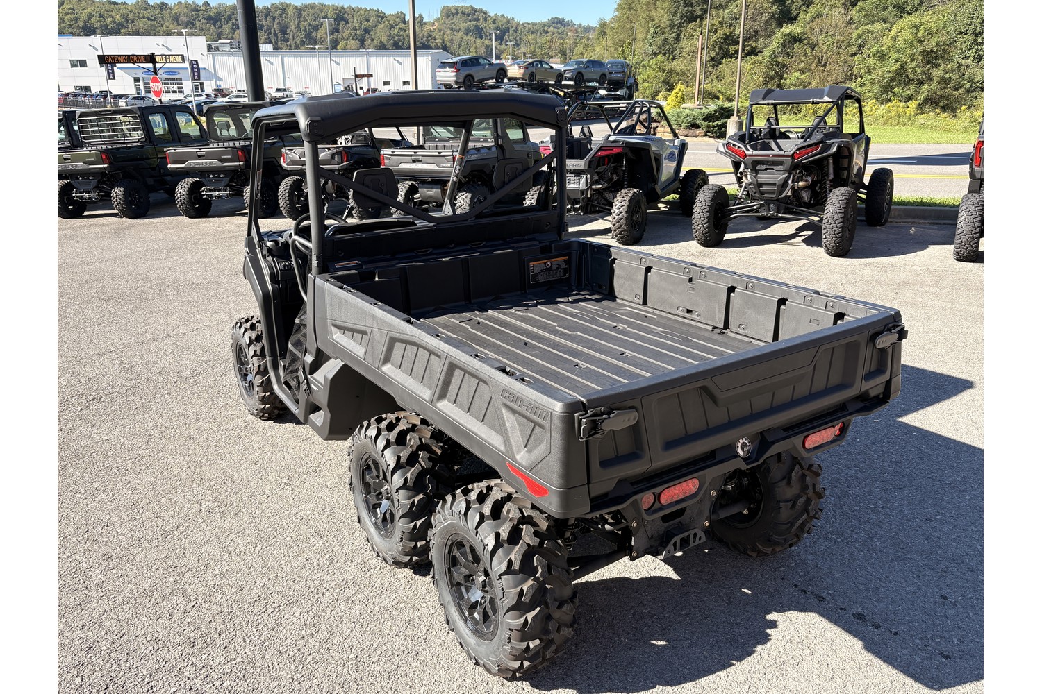 2026 Can-Am Defender 6x6 XT HD10 Side x Side