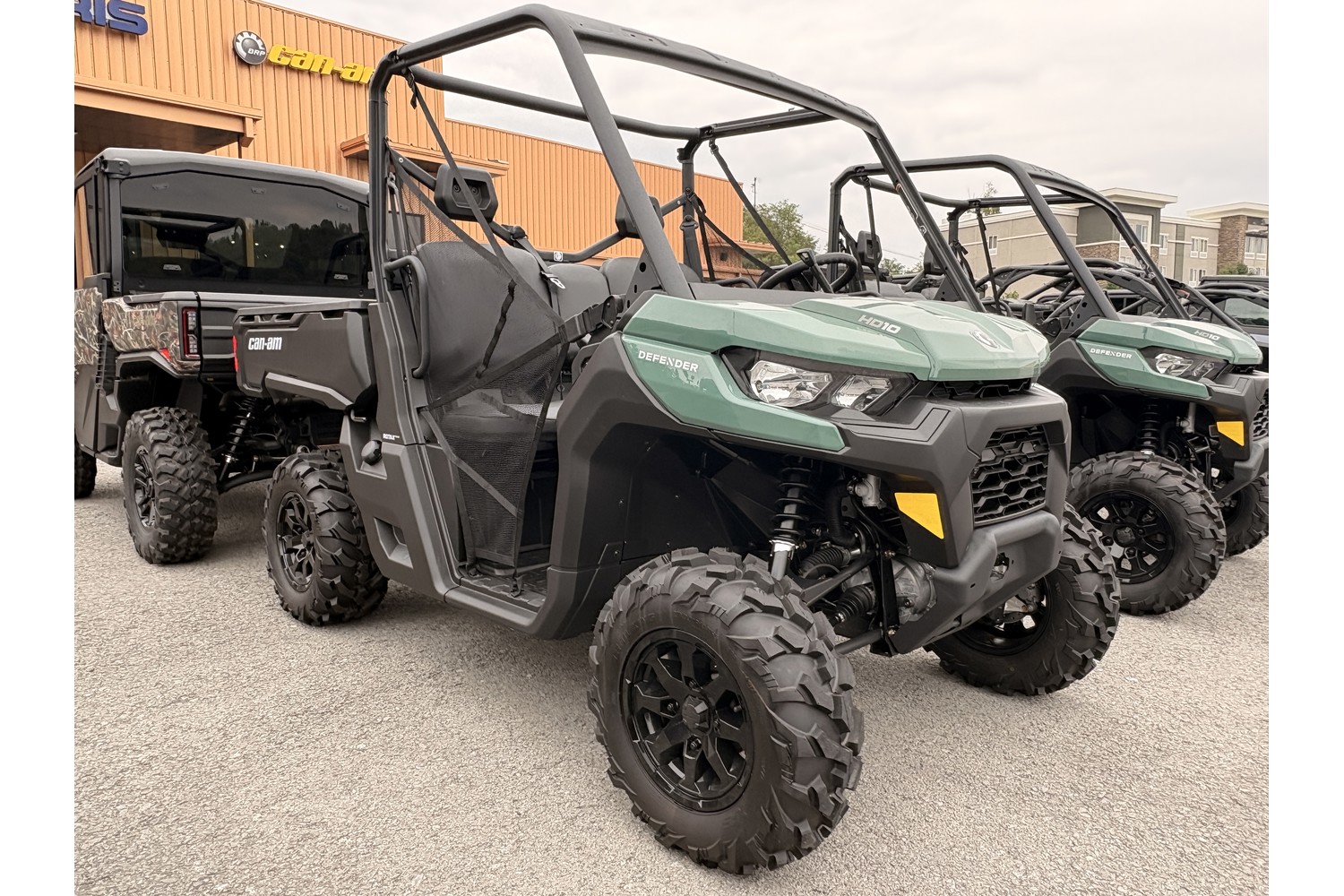 2026 Can-Am Defender DPS CAB HD10 Side x Side