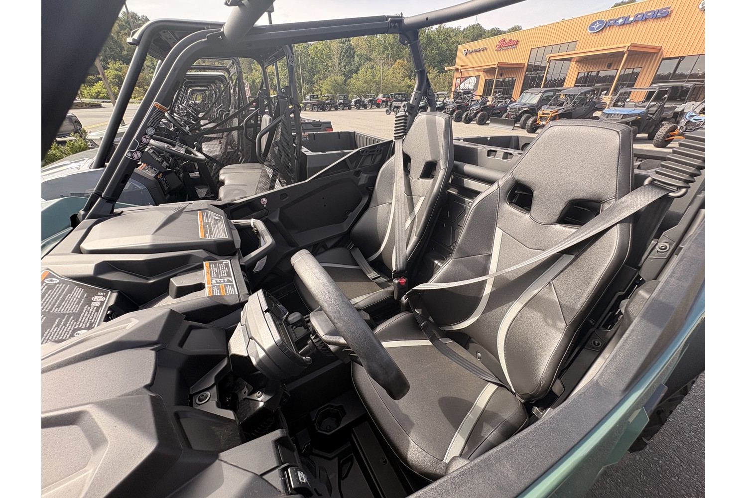 2026 Can-Am Commander DPS 700 Side x Side