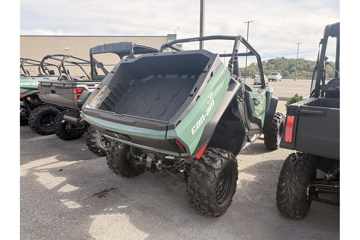 2026 Can-Am Commander DPS 700 Side x Side