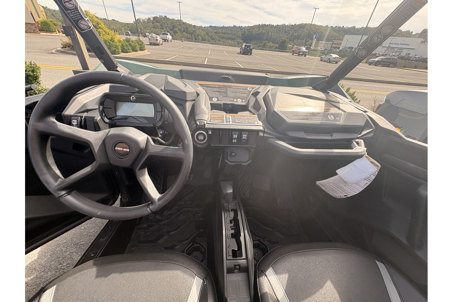 2026 Can-Am Commander DPS 700 Side x Side